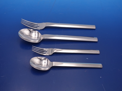 Dinner 4-pc Setting in book 
